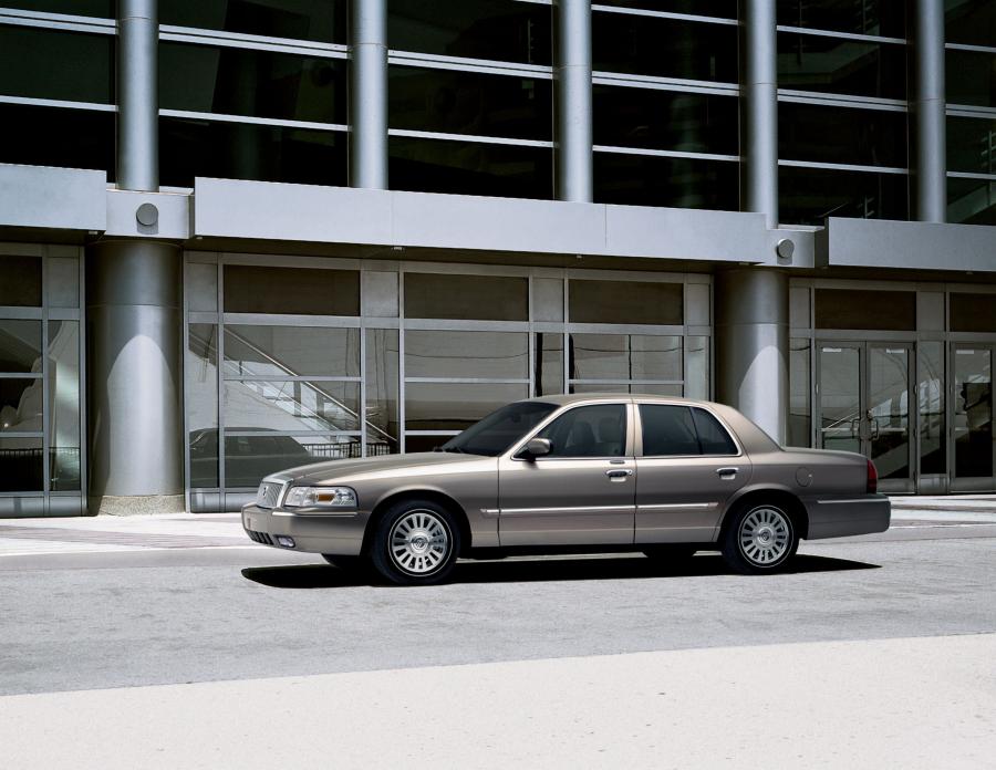  Mercury Grand Marquis 2005 года  (фото 25 из 30)